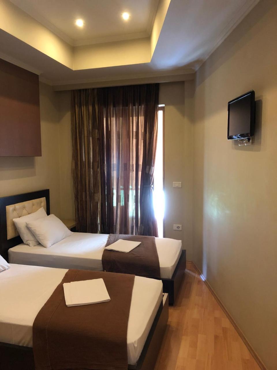 Hotel Shehu Gjirokastër 外观 照片